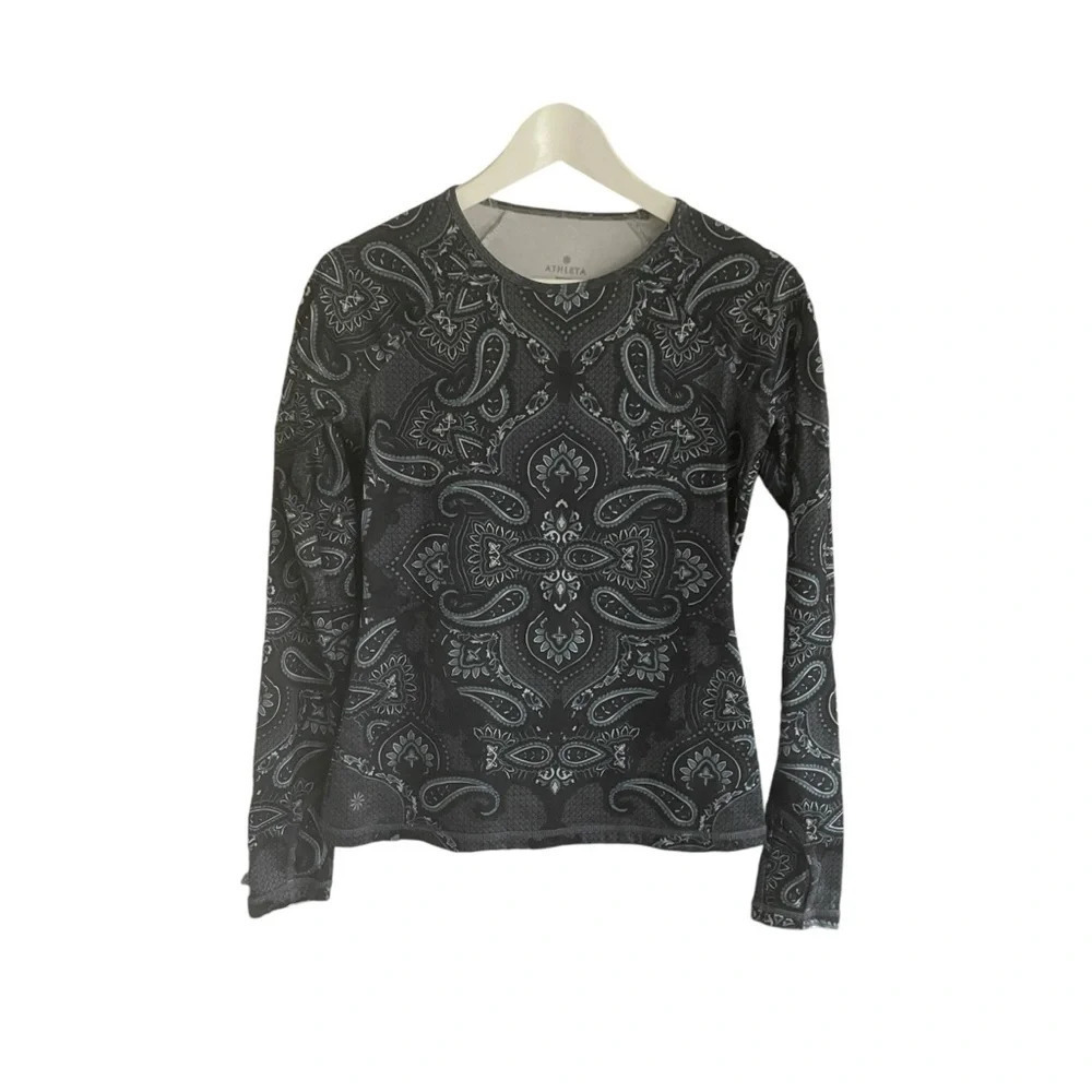 Athleta Sierra Nevada Top Womens Size XS Blue Paisley Long Sleeve Thumbholes Run - Picture 2 of 7